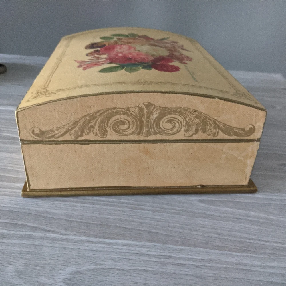 Wooden Box w/ 4 Packs of Notecards